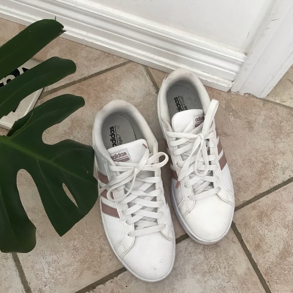 Rose gold adidas cloud foam - Picture 3 of 5